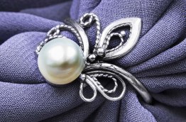 Pearl ring